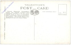 London, Victoria Memorial, Buckingham Palace and Guards