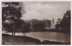 London, Buckingham Palace and Queen Victoria Memorial