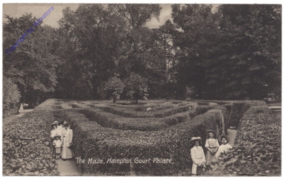 Hampton, The Maze, Hampton Court Palace