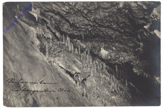 ak142845 Tropfsteinhöhle