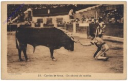 Corrida te toros, Un adorno de rodillas