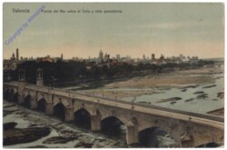 Valencia, Puente del Mar sobre el Turia y vista panoramica