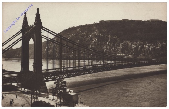 Budapest, Elisabeth Brücke; im Hintergrund der Blocksberg
