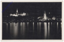 Budapest, Die beleuchtete Fischerbastei und Batthyany-Platz