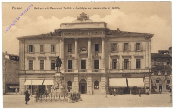 Piran, Rathaus mit Monument Tartini