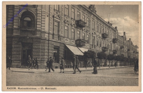Random, Moniuszkistrasse