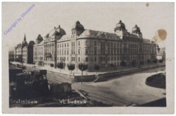 Bratislava, Vl budova