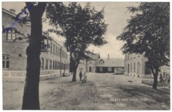Trustrup, Parti fra