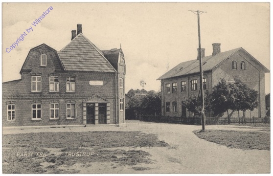 Trustrup, Parti fra