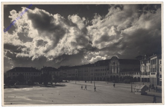 ak153270 Belluno, Piazza Campitello - Effetto di nubi