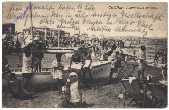 ak153498 Cattolica, Svaghi sulla splaggia