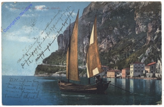 ak153725 Garda, Barca a vila sul lago di Garda