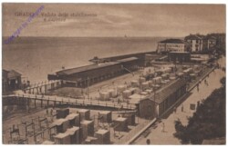 ak153791 Grado, Veduta dello stabilimento e capanne
