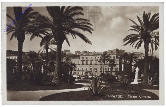 Napoli, Piazza Vittoria
