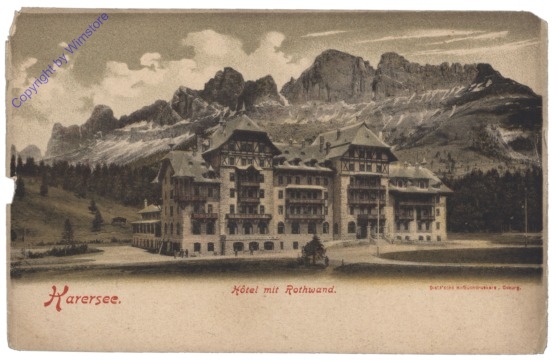 Nova Levante (Welschnofen), Karersee, Hotel mit Rothwand