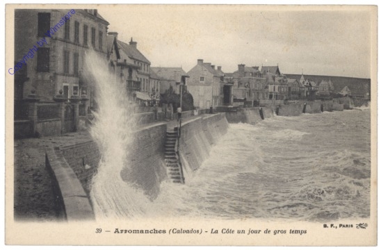 Arromanches-les-Bains, La Cote un jour de gros temps