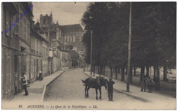 ak155019 Auxerre, Le Quai de la Republique