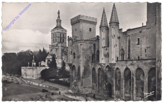 ak155025 Avignon, Palais des Papes et Notre-Dame des Doms