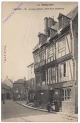 Bayeux, Ancienne Maison, Place de la Cathedrale