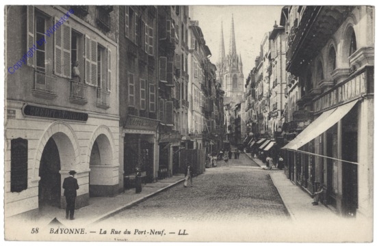 ak155058 Bayonne, La Rue du Port-Neuf