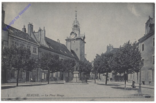 ak155072 Beaune, La Place Monge