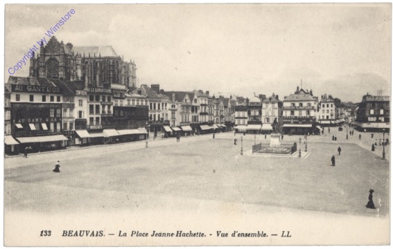 ak155074 Beauvais, La Place Jeanne-Hachette