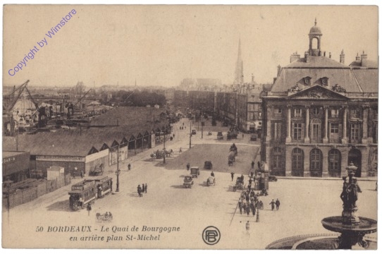 ak155142 Bordeaux, Le Quai de Bourgogne en arriere plan St-Michel