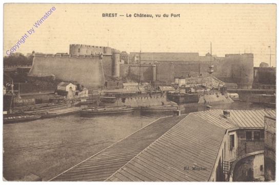 Brest, La Chateau, vu du Port