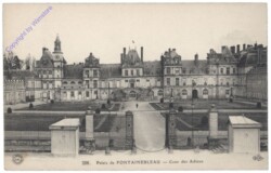 ak155408 Fontainebleau, Cour des Adieux