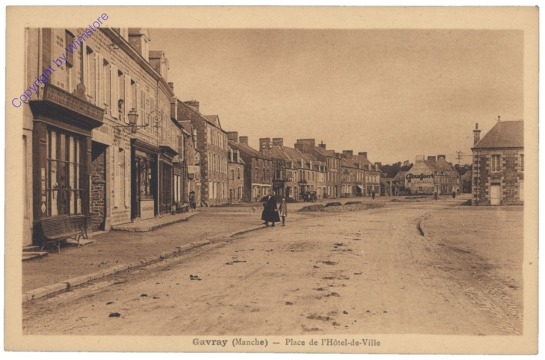 ak155421 Gavray, Place de l'Hotel de Ville