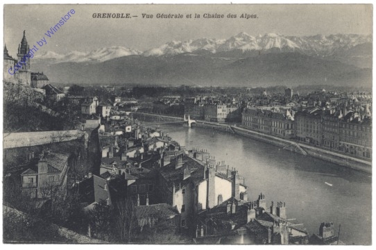 Grenoble, Vue Generale  et la Chaine des Alpes