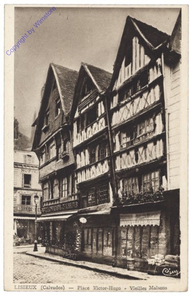 ak155601 Lisieux, Place Victor-Hugo