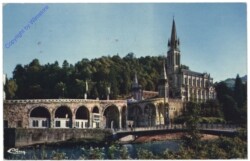Lourdes, La Basilique