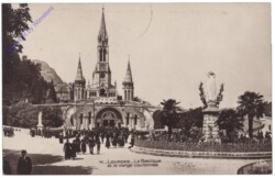 Lourdes, La Basilique