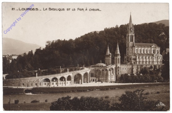 Lourdes, La Basilique