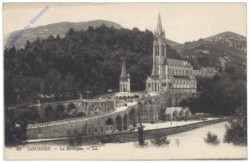 ak155646 Lourdes, La Basilique
