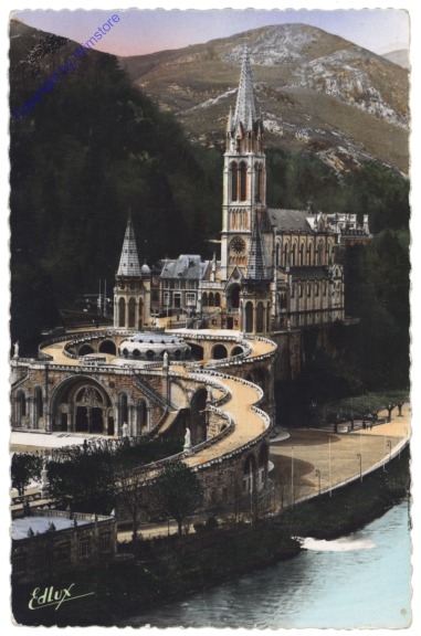 Lourdes, La Basilique