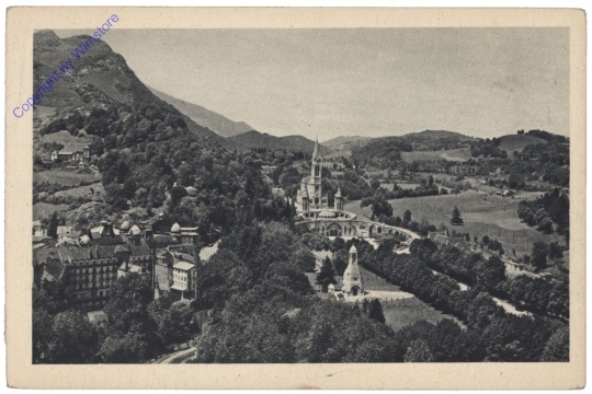 Lourdes, La Basilique