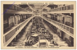 Lyon, Le Palais la Rue Centrale