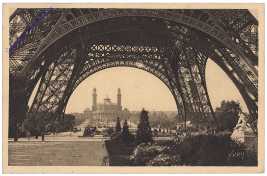 ak156054 Paris, La Tour Eiffel
