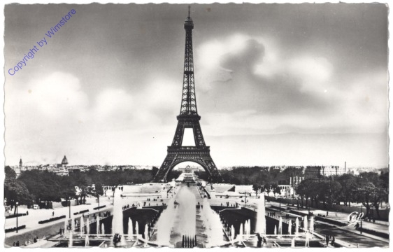 ak156056 Paris, La Tour Eiffel