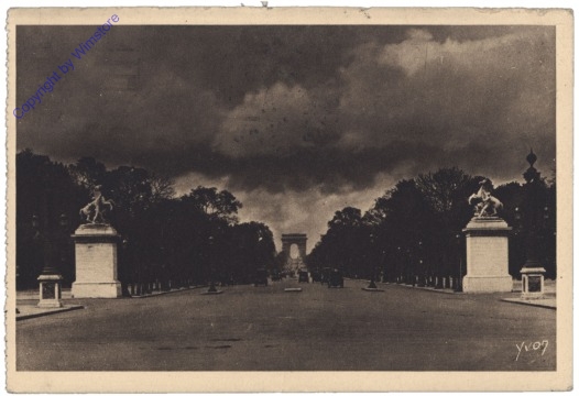 Paris, Avenue des Champs-Elysees