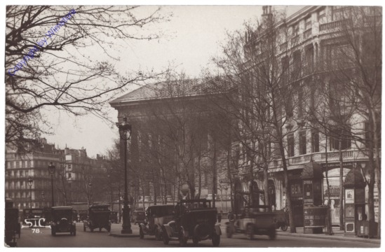 ak156406 Paris, Eglise et Boulevard de la Madeleine