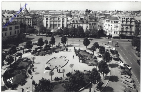 ak156513 Pau, La Place Clemenceau
