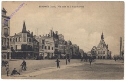 ak156521 Peronne, Un Coin de la Grande Place