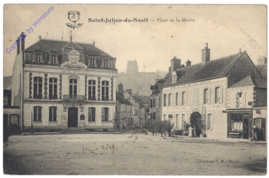 ak156731 Saint-Julien-de-Salut, Place de la Mairie