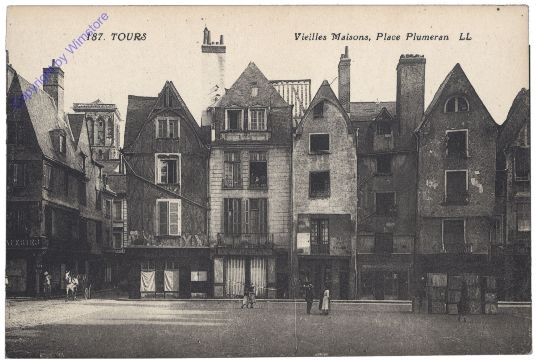Tours, Vieilles Maisons, Place Plumeran