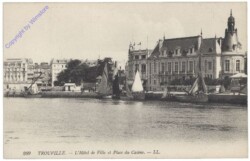 Trouville-sur-Mer, L'Hotel de Ville et Place du Casino