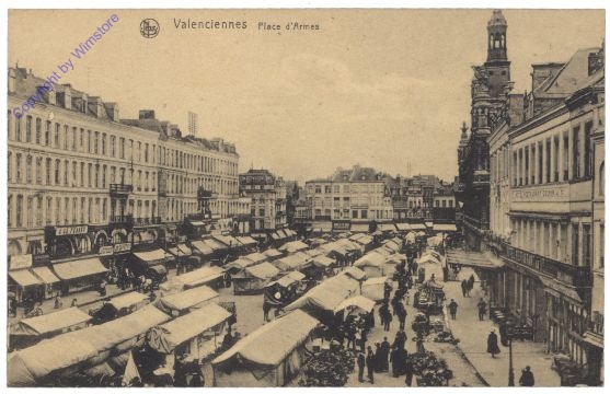 ak156844 Valenciennes, Place d'Armes