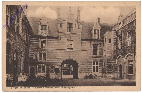 Bergen op Zoom, Kazerne Markiezenhof, Binnenplaats